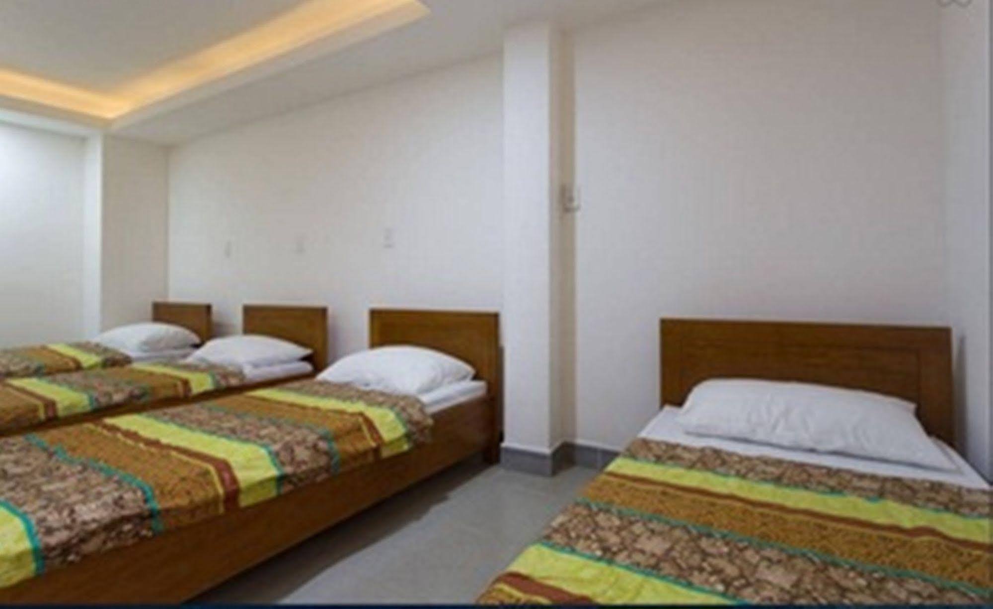 Spot On 883 Hachi Hostel 岘港 外观 照片
